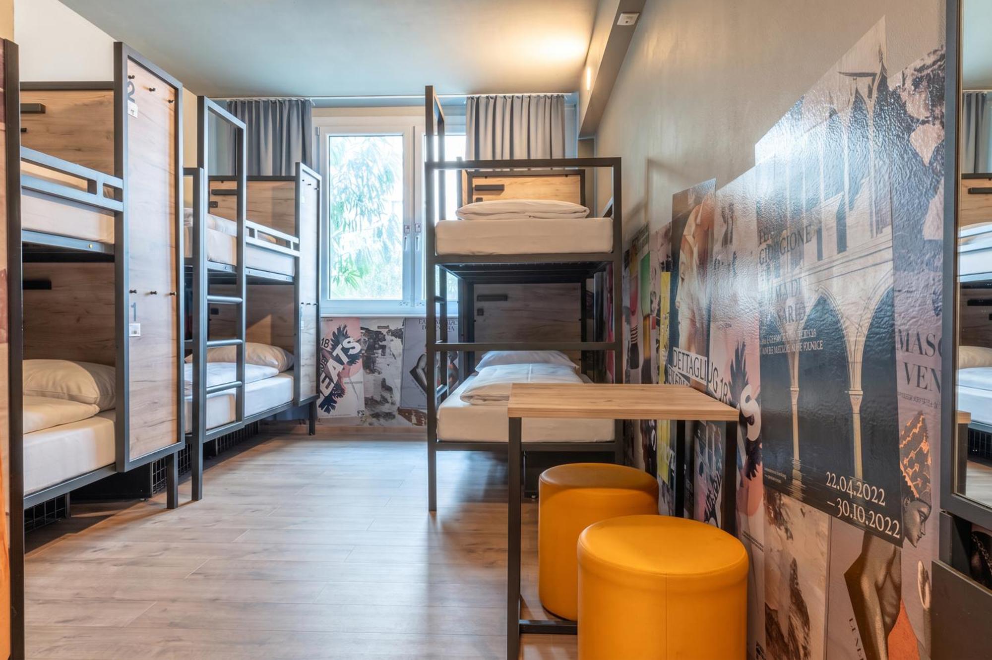 Bed 6-Bed Mixed Dormitory Room